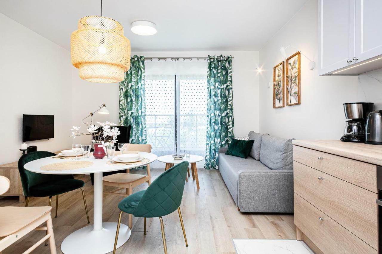 Apartment Walonska With Free Parking Wroclaw By Noclegi Renters Exterior foto