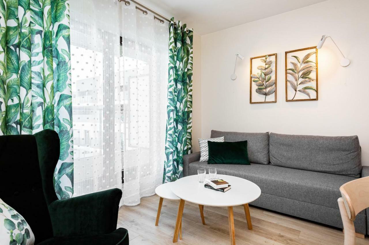 Apartment Walonska With Free Parking Wroclaw By Noclegi Renters Exterior foto